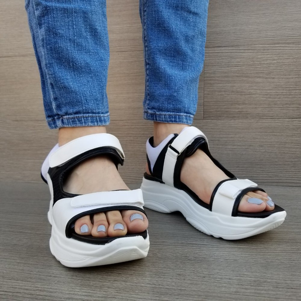 90s Chunky Platform Velcro Light Weight Sandal - Picture 2 of 8